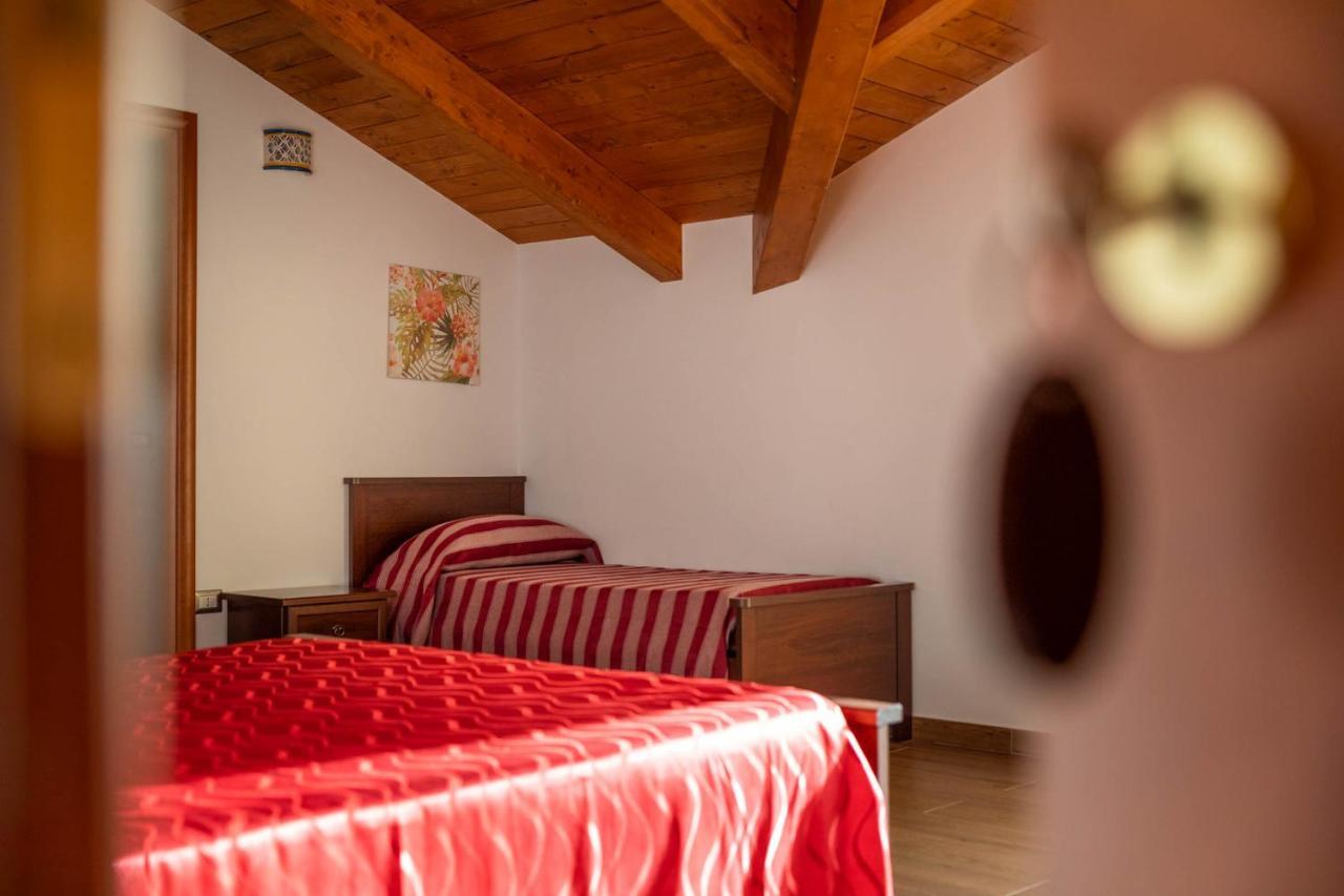 Bed & Breakfast La Mortella 5*