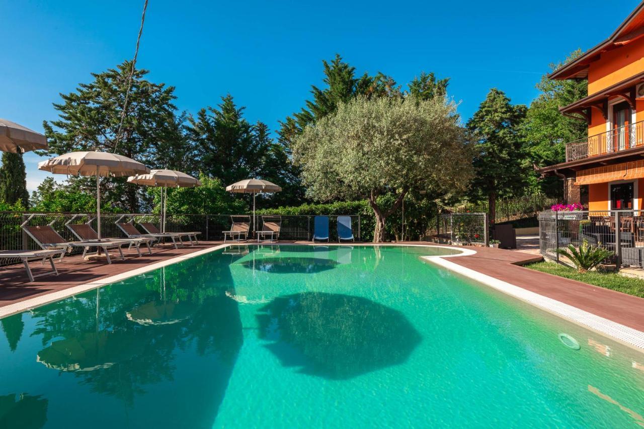 Bed & Breakfast La Mortella 5*